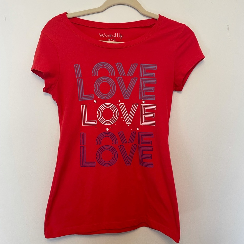 Sz M LOVE T-shirt ❤️🤍💙